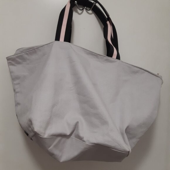Victoria's Secret Large Gray zip up bag - Picture 4 of 14